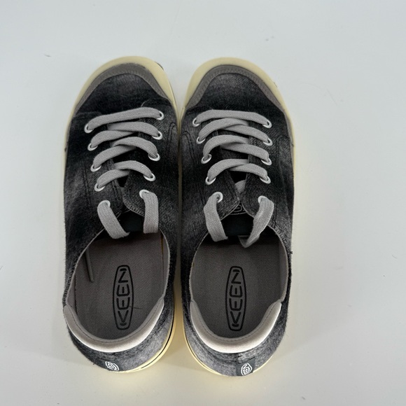 Keen Elsa Sneakers Women Size 7.5 Shoes Black Plaid Wool Low Lace Up. Round toe - Picture 3 of 6